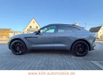 ASTON MARTIN DBX 4.0 V8  1.HD CARBON 22ZOLL PANO CHINA GREY