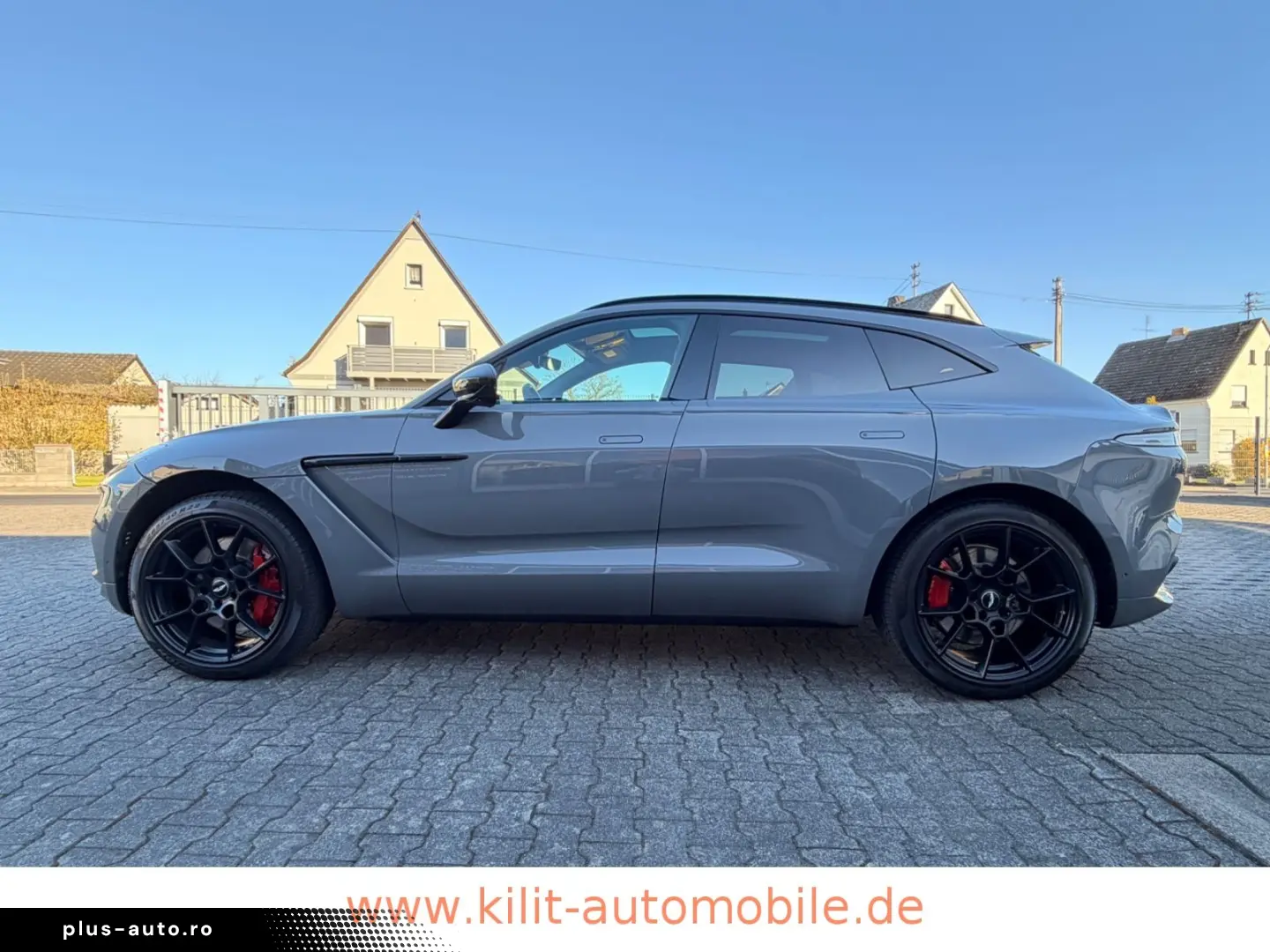ASTON MARTIN DBX 4.0 V8  1.HD CARBON 22ZOLL PANO CHINA GREY
