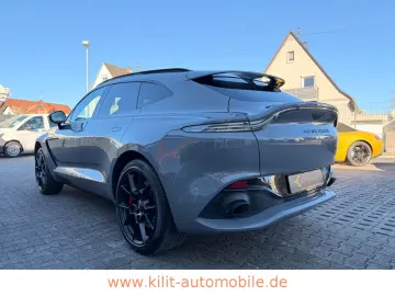 ASTON MARTIN DBX 4.0 V8  1.HD CARBON 22ZOLL PANO CHINA GREY