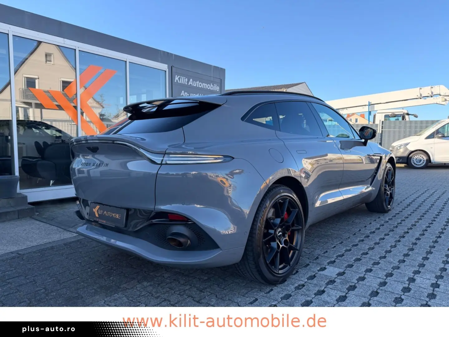 ASTON MARTIN DBX 4.0 V8  1.HD CARBON 22ZOLL PANO CHINA GREY