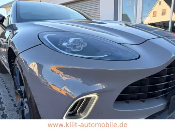 ASTON MARTIN DBX 4.0 V8  1.HD CARBON 22ZOLL PANO CHINA GREY