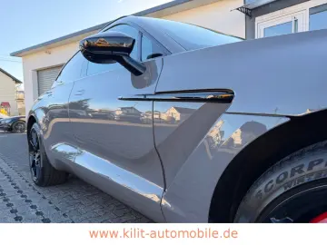 ASTON MARTIN DBX 4.0 V8  1.HD CARBON 22ZOLL PANO CHINA GREY