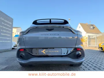 ASTON MARTIN DBX 4.0 V8  1.HD CARBON 22ZOLL PANO CHINA GREY