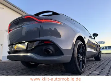ASTON MARTIN DBX 4.0 V8  1.HD CARBON 22ZOLL PANO CHINA GREY