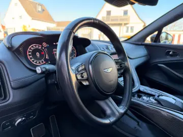 ASTON MARTIN DBX 4.0 V8  1.HD CARBON 22ZOLL PANO CHINA GREY