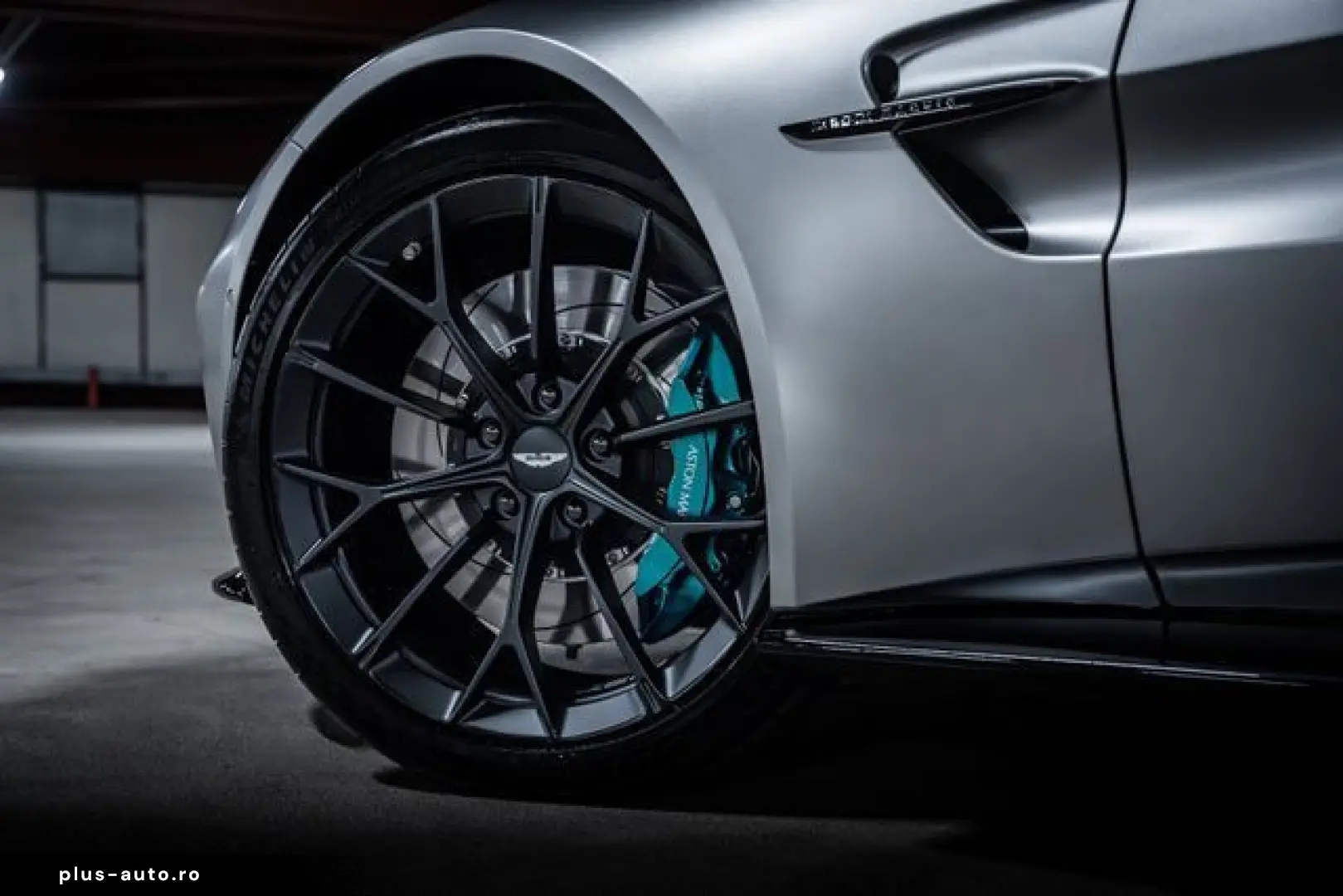 ASTON MARTIN V8 Vantage MY25 BOWERS&WILKINS SAMMLERFAHRZEUG