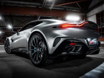 ASTON MARTIN V8 Vantage MY25 BOWERS&WILKINS SAMMLERFAHRZEUG