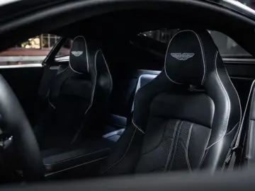 ASTON MARTIN V8 Vantage MY25 BOWERS&WILKINS SAMMLERFAHRZEUG