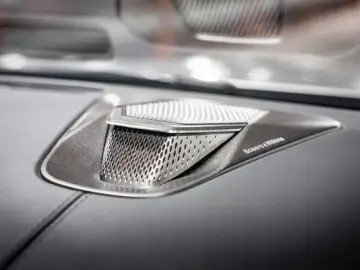 ASTON MARTIN V8 Vantage MY25 BOWERS&WILKINS SAMMLERFAHRZEUG