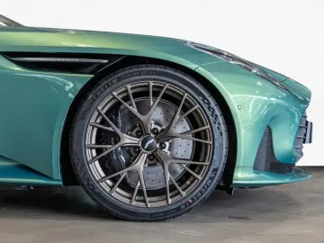 ASTON MARTIN DB12 Coupe Aston Martin Hamburg