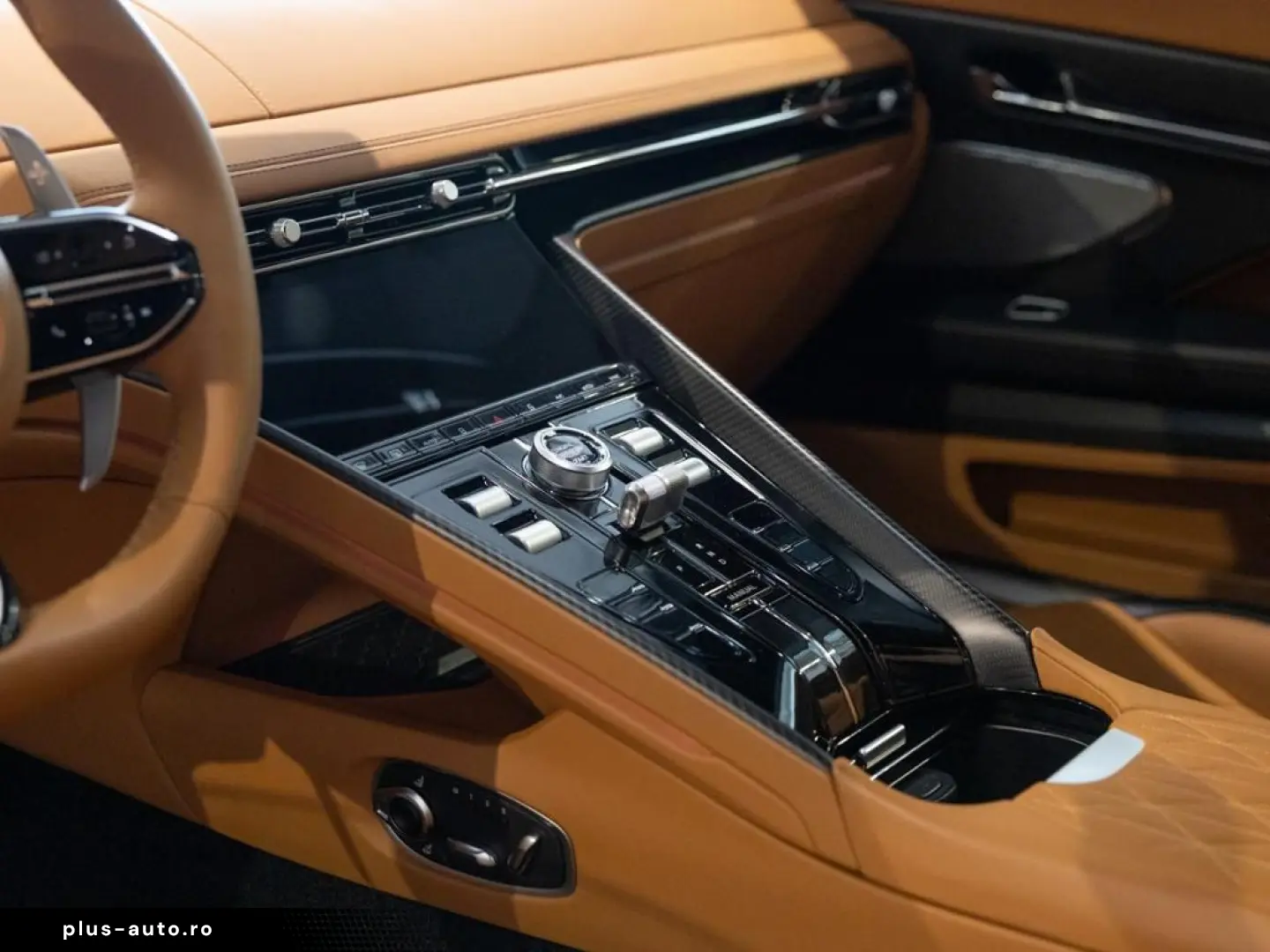 ASTON MARTIN DB12 Coupe Aston Martin Hamburg