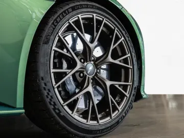 ASTON MARTIN DB12 Coupe Aston Martin Hamburg