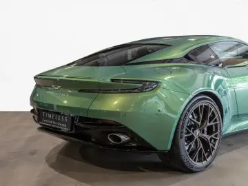 ASTON MARTIN DB12 Coupe Aston Martin Hamburg
