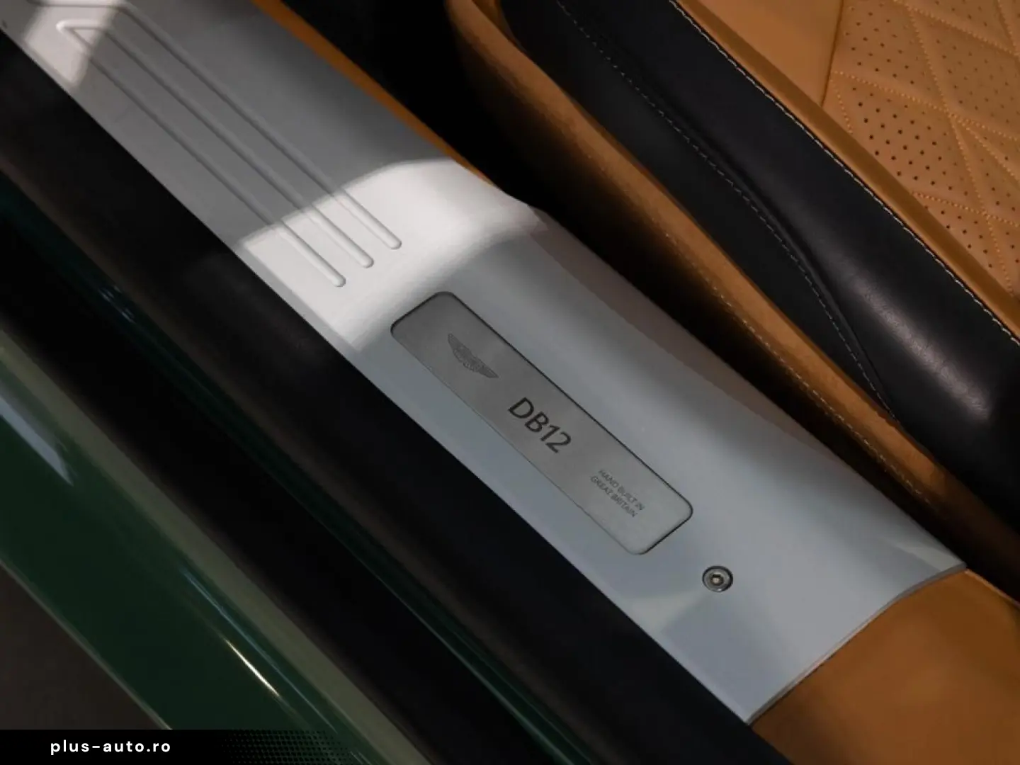 ASTON MARTIN DB12 Coupe Aston Martin Hamburg