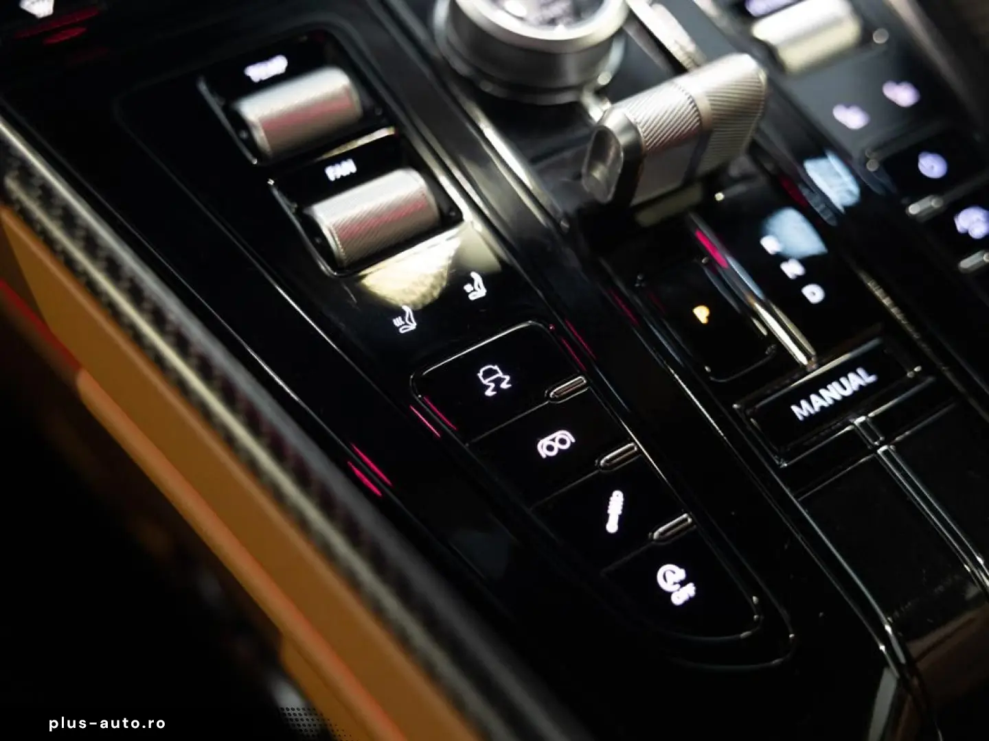 ASTON MARTIN DB12 Coupe Aston Martin Hamburg