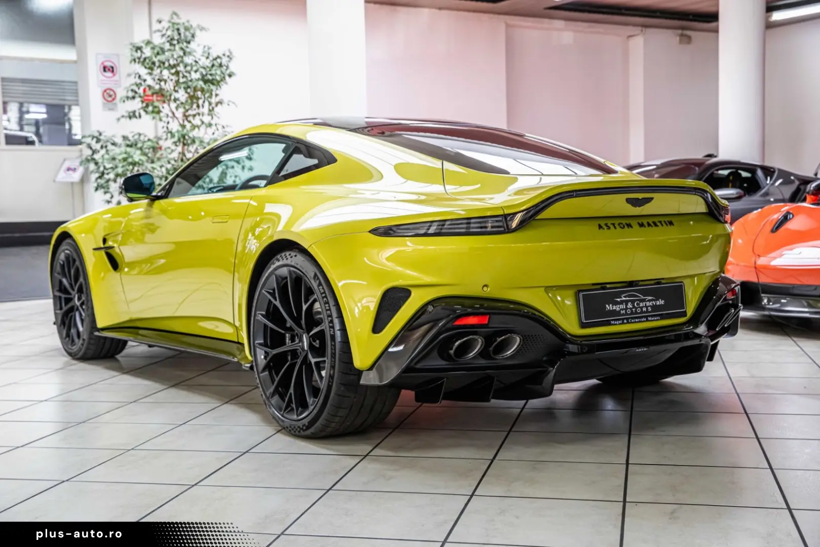 ASTON MARTIN V8 Vantage - SPECIAL PAINT BLACK PACK 21  360