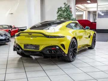 ASTON MARTIN V8 Vantage - SPECIAL PAINT BLACK PACK 21  360