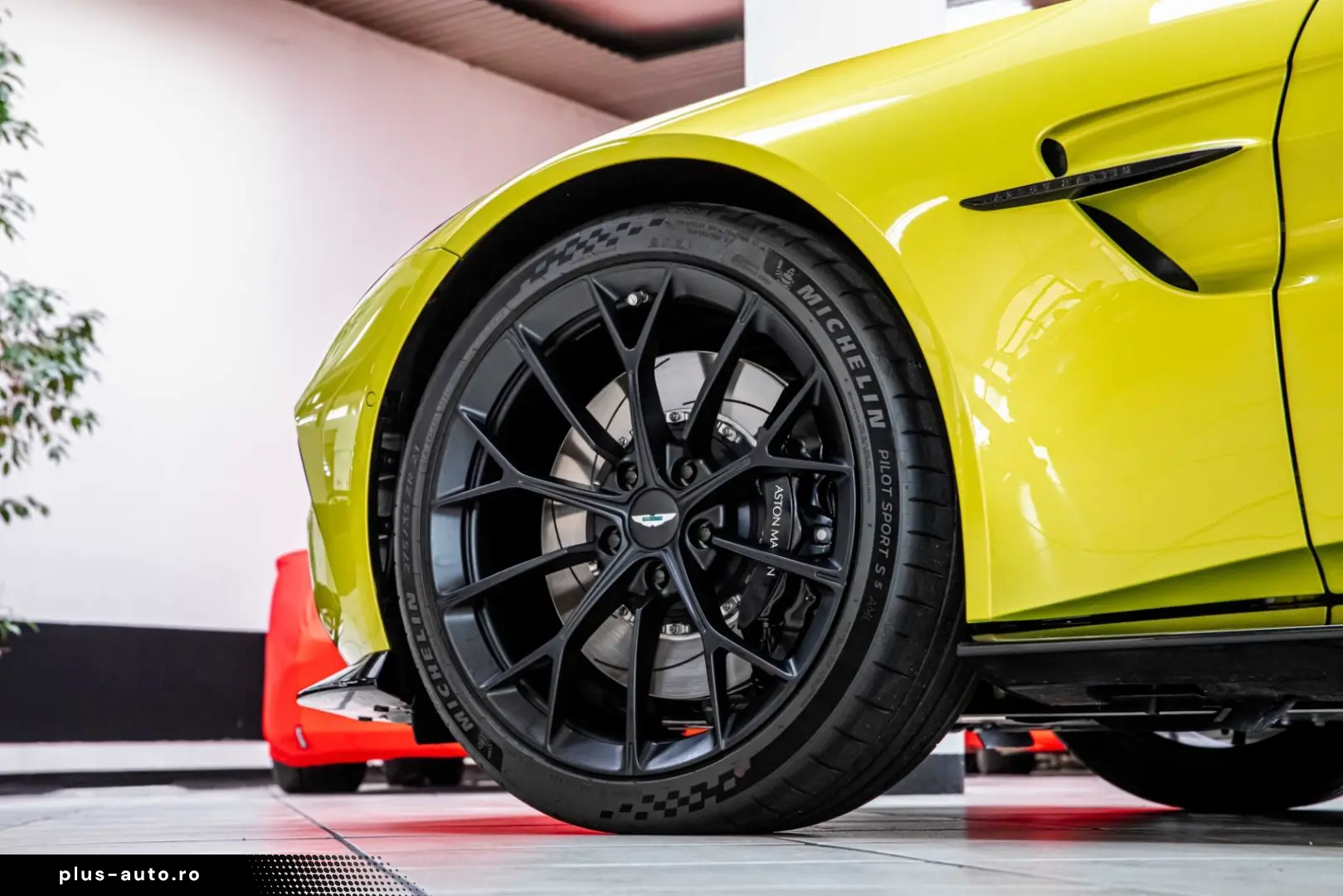 ASTON MARTIN V8 Vantage - SPECIAL PAINT BLACK PACK 21  360
