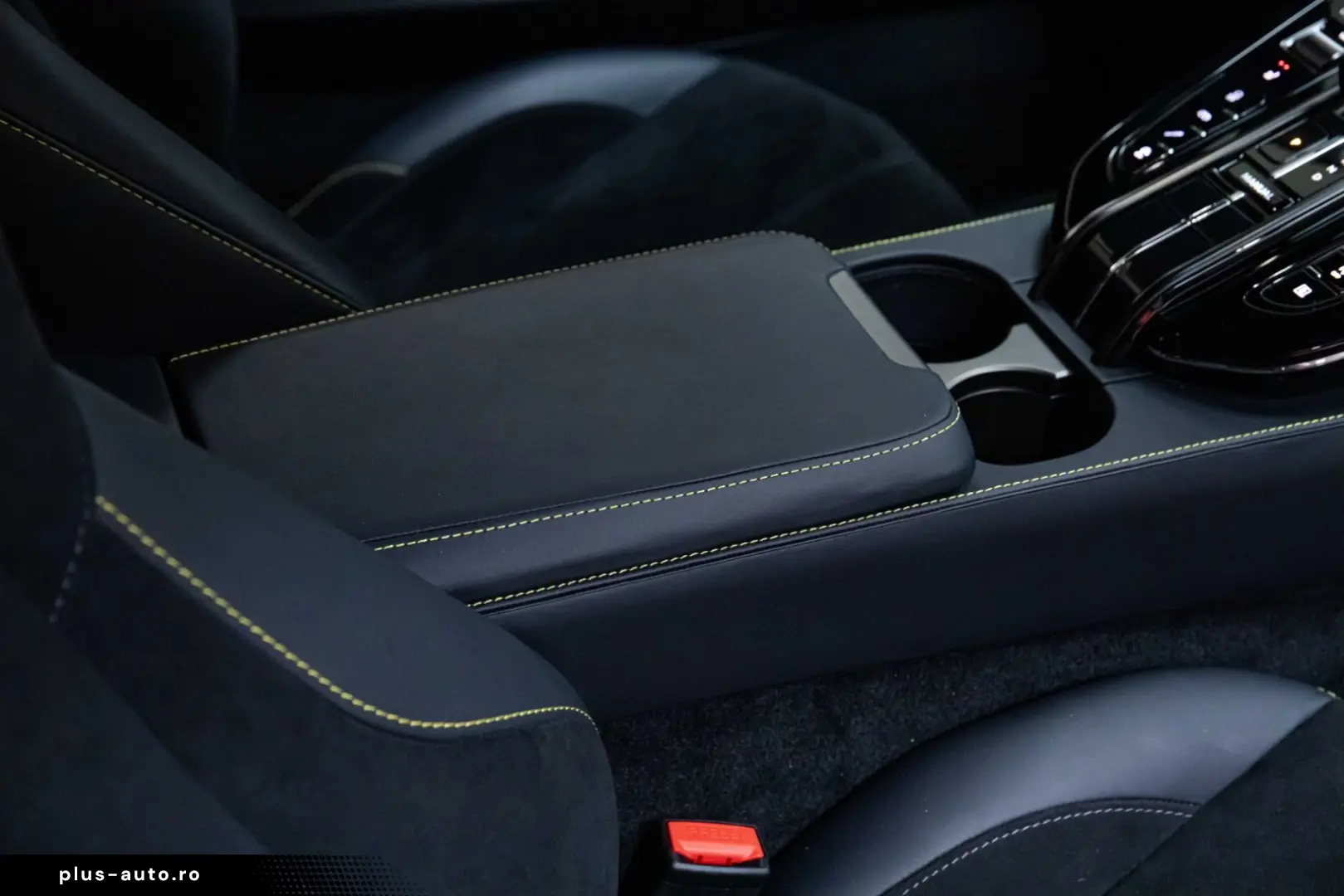 ASTON MARTIN V8 Vantage - SPECIAL PAINT BLACK PACK 21  360