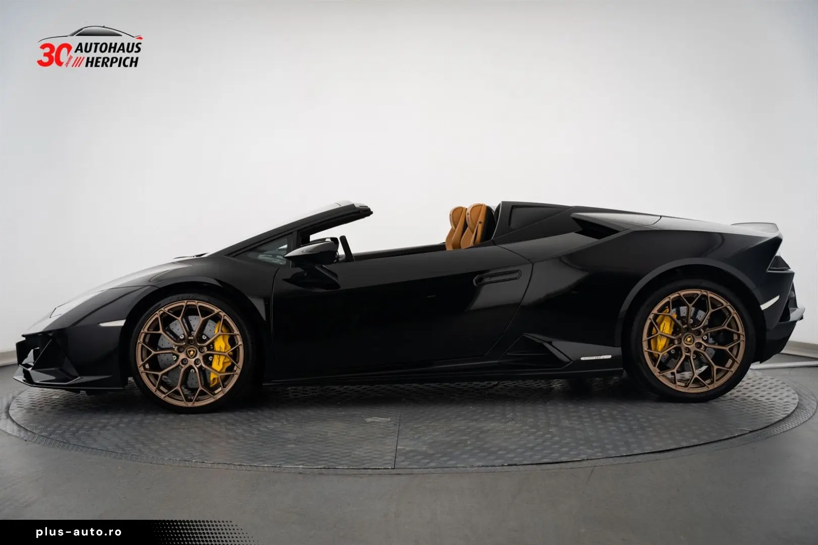 LAMBORGHINI Huracán EVO Spyder Schwarz Beige Lift SENSONUM