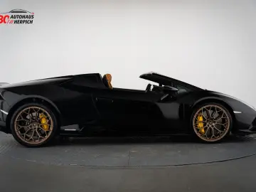 LAMBORGHINI Huracán EVO Spyder Schwarz Beige Lift SENSONUM
