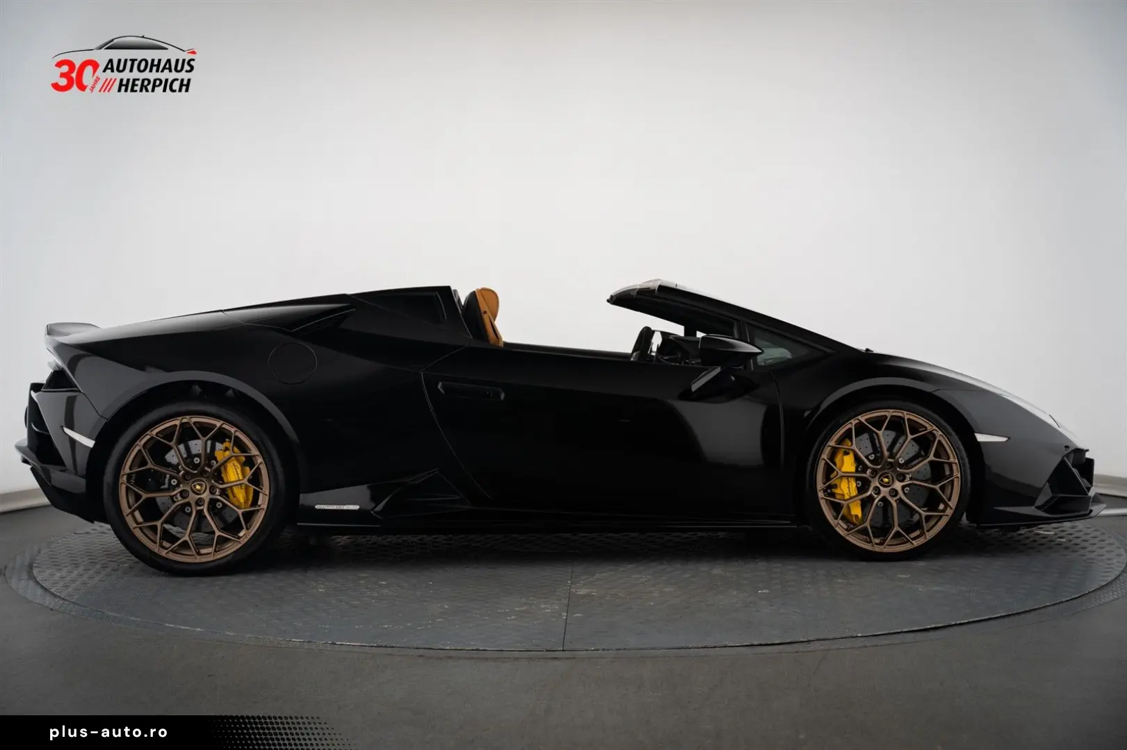 LAMBORGHINI Huracán EVO Spyder Schwarz Beige Lift SENSONUM