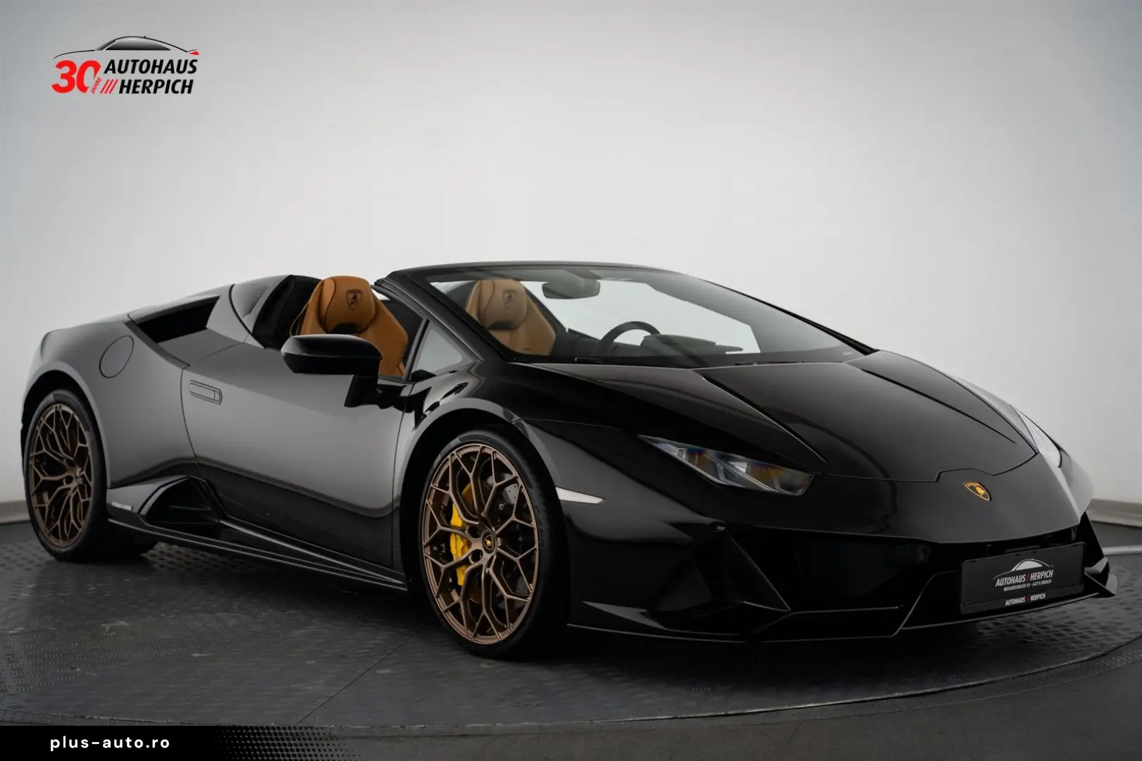 LAMBORGHINI Huracán EVO Spyder Schwarz Beige Lift SENSONUM
