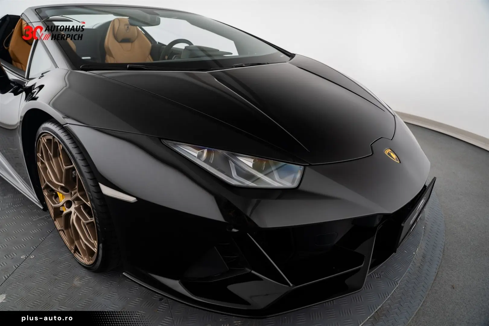 LAMBORGHINI Huracán EVO Spyder Schwarz Beige Lift SENSONUM