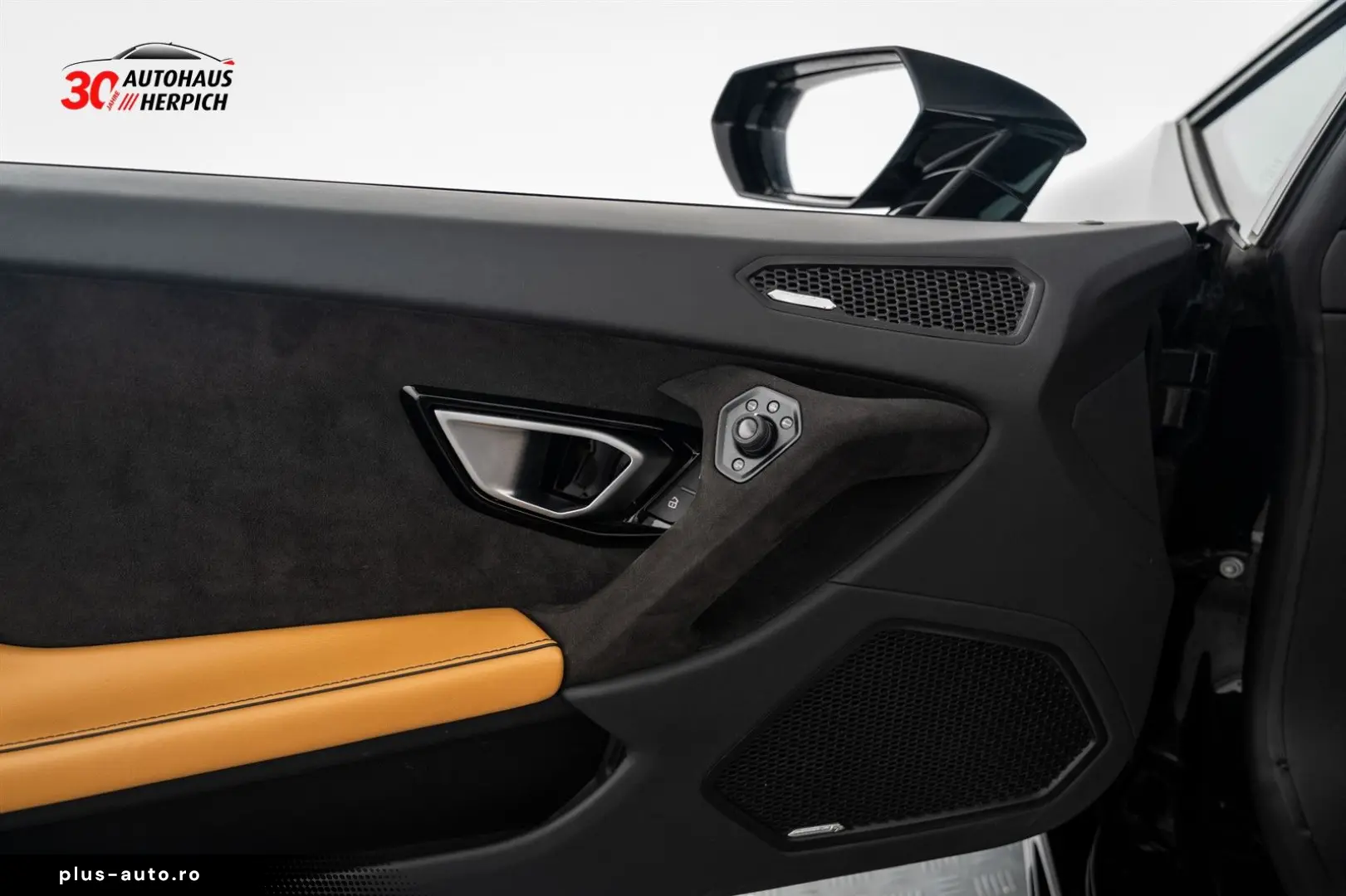 LAMBORGHINI Huracán EVO Spyder Schwarz Beige Lift SENSONUM