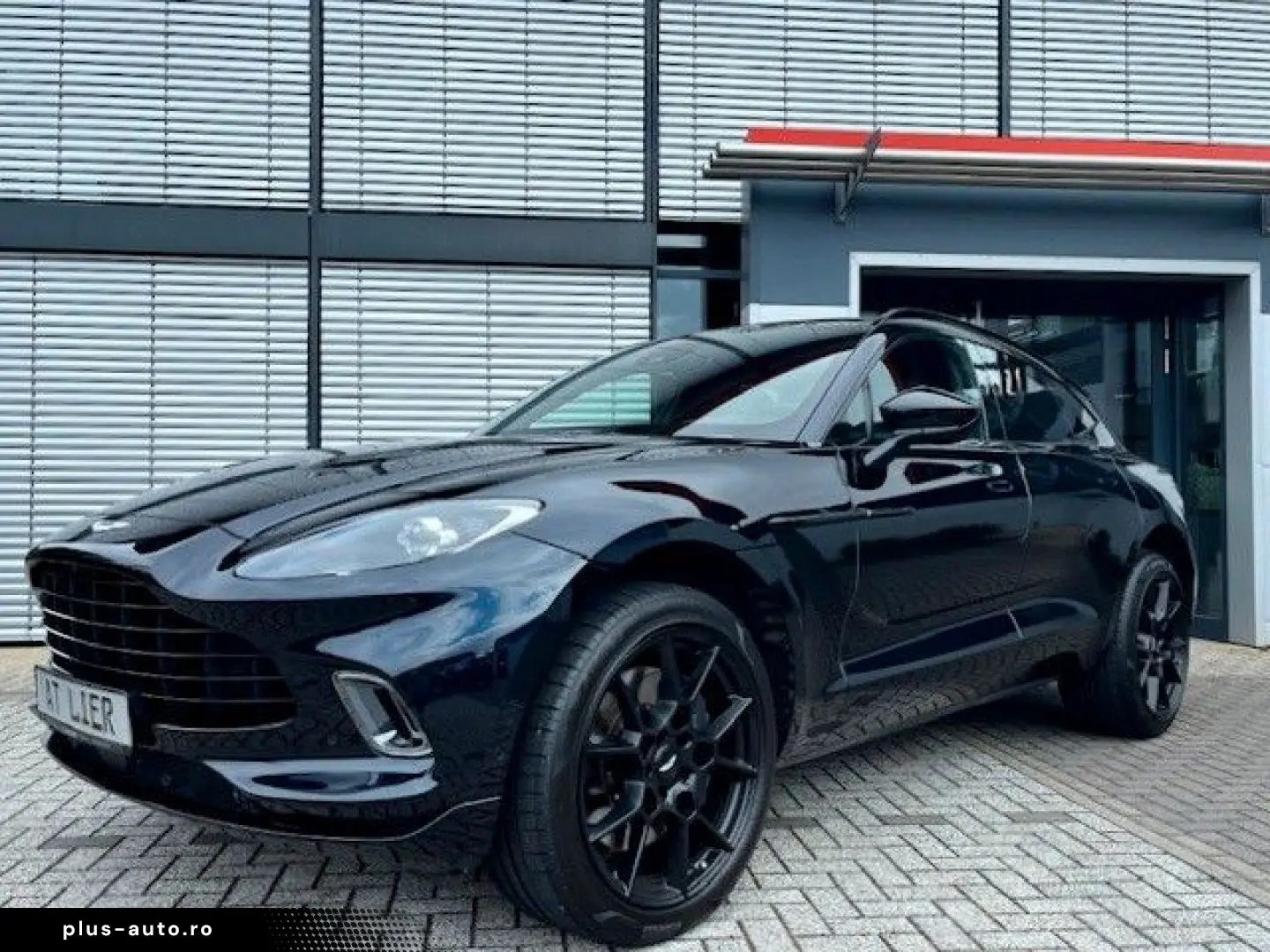 ASTON MARTIN DBX 4.0 V8
