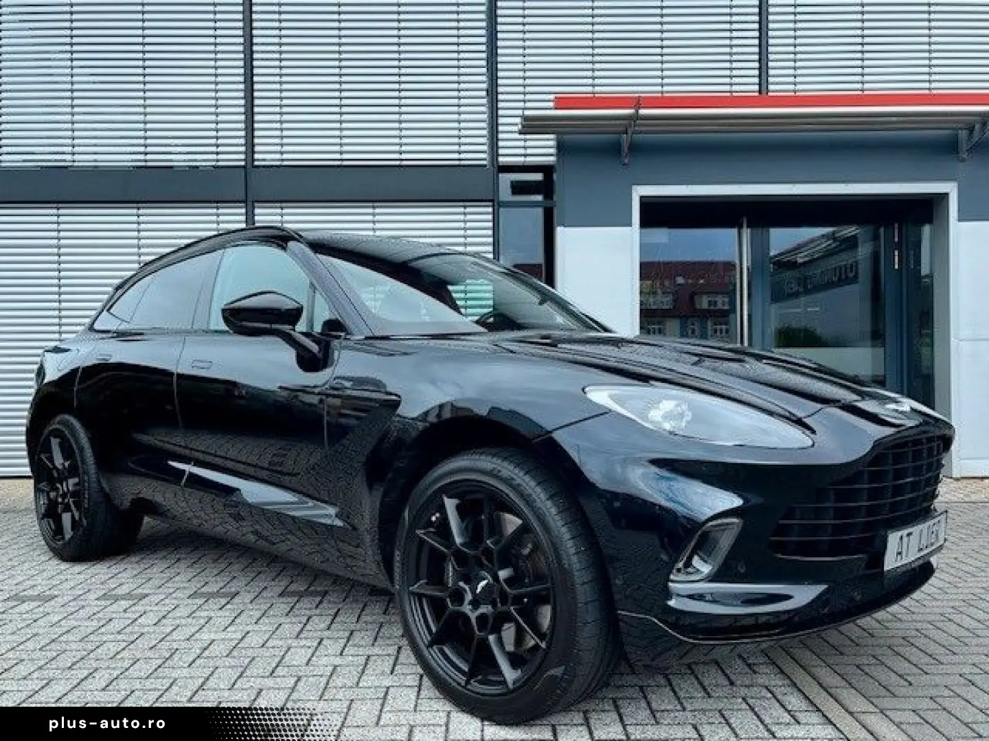 ASTON MARTIN DBX 4.0 V8