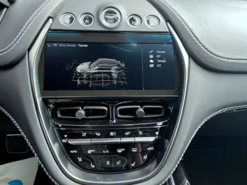 ASTON MARTIN DBX 4.0 V8