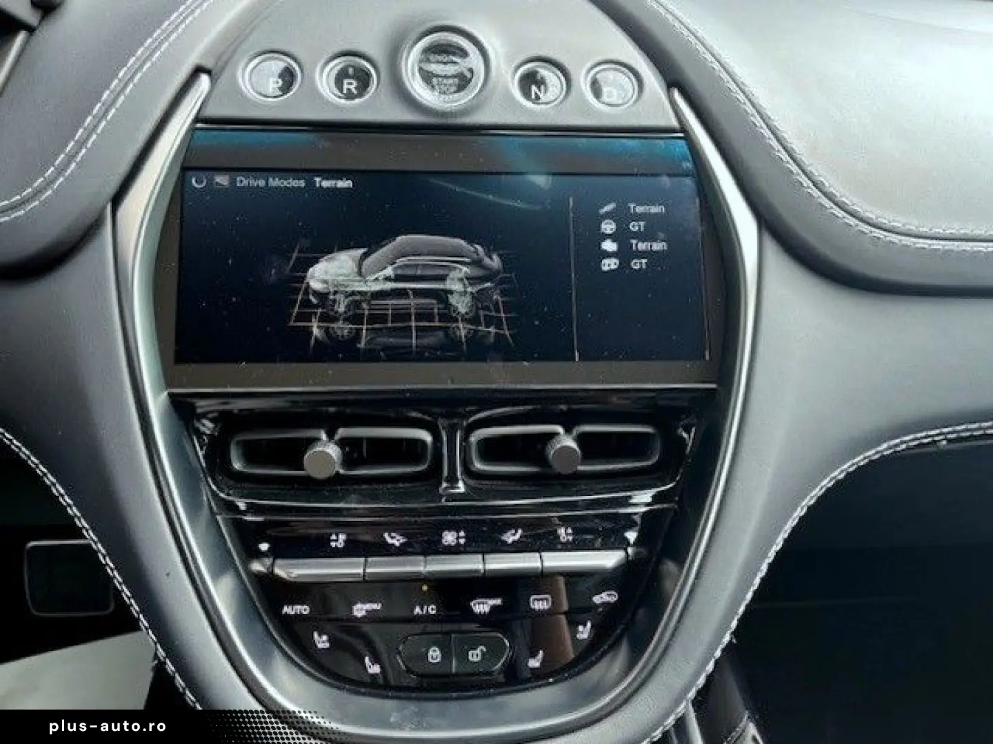 ASTON MARTIN DBX 4.0 V8