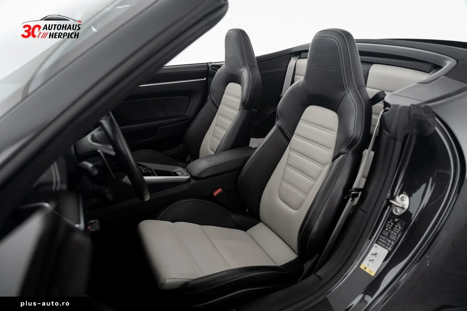 PORSCHE 992 Turbo S Cabrio PTS Grigiogranitometallic
