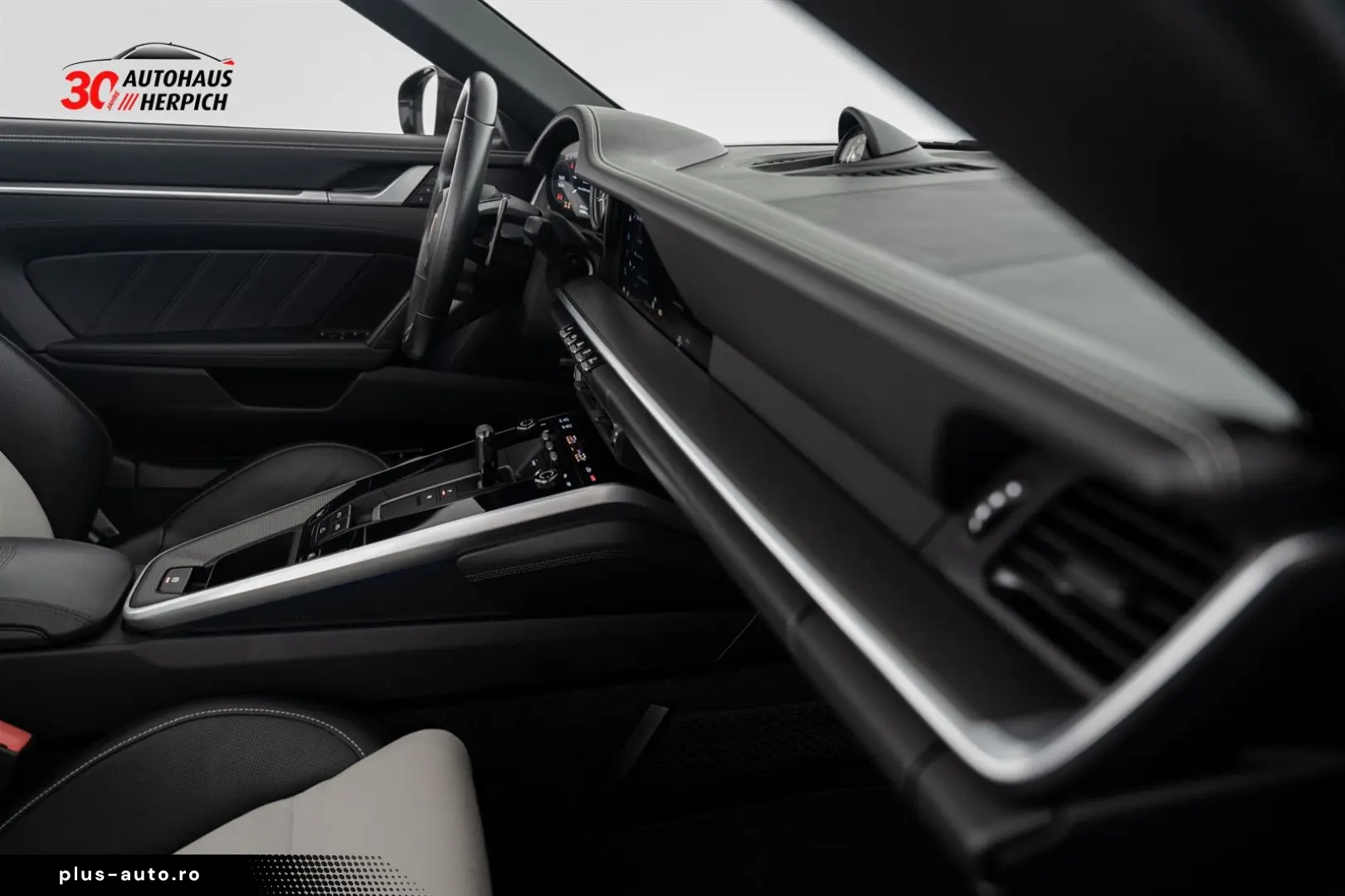 PORSCHE 992 Turbo S Cabrio PTS Grigiogranitometallic