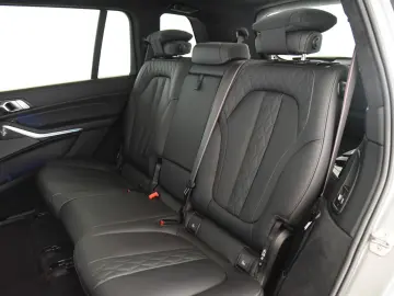 BMW X7 xDrive40d M Sport Pro Pano AHK Gestik H&K LED