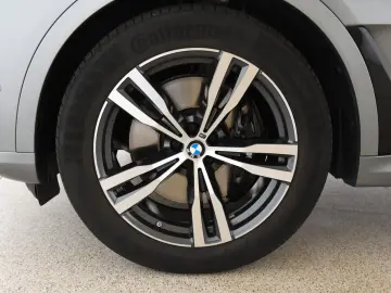 BMW X7 xDrive40d M Sport Pro Pano AHK Gestik H&K LED