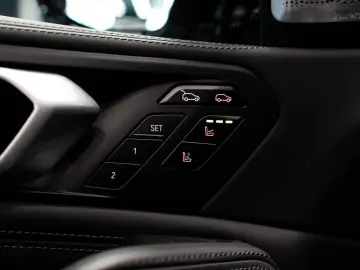 BMW X6 M60  MPro  B&W  Massage  Pano  Soft