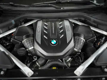 BMW X6 M50i LIVE-COCKPIT LED HIFI SHADOW-LINE 1-HAND