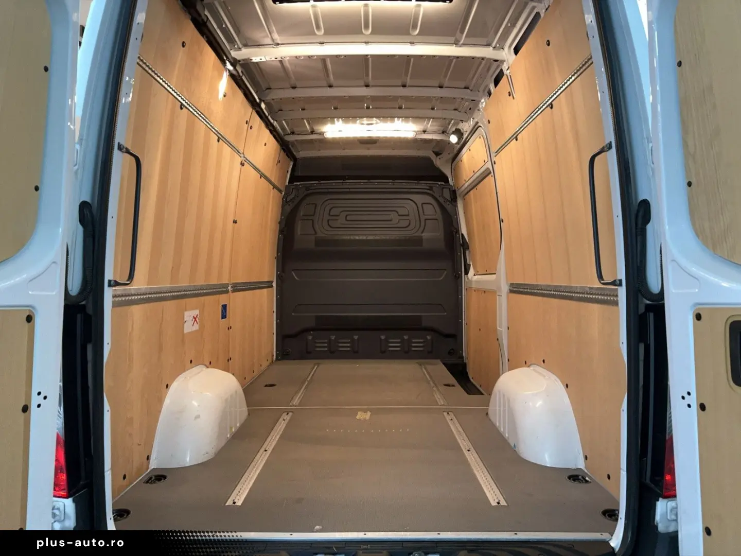 MERCEDES-BENZ Sprinter 317 CDI RWD L3 KAMERA NAVI 1-HAND AHK