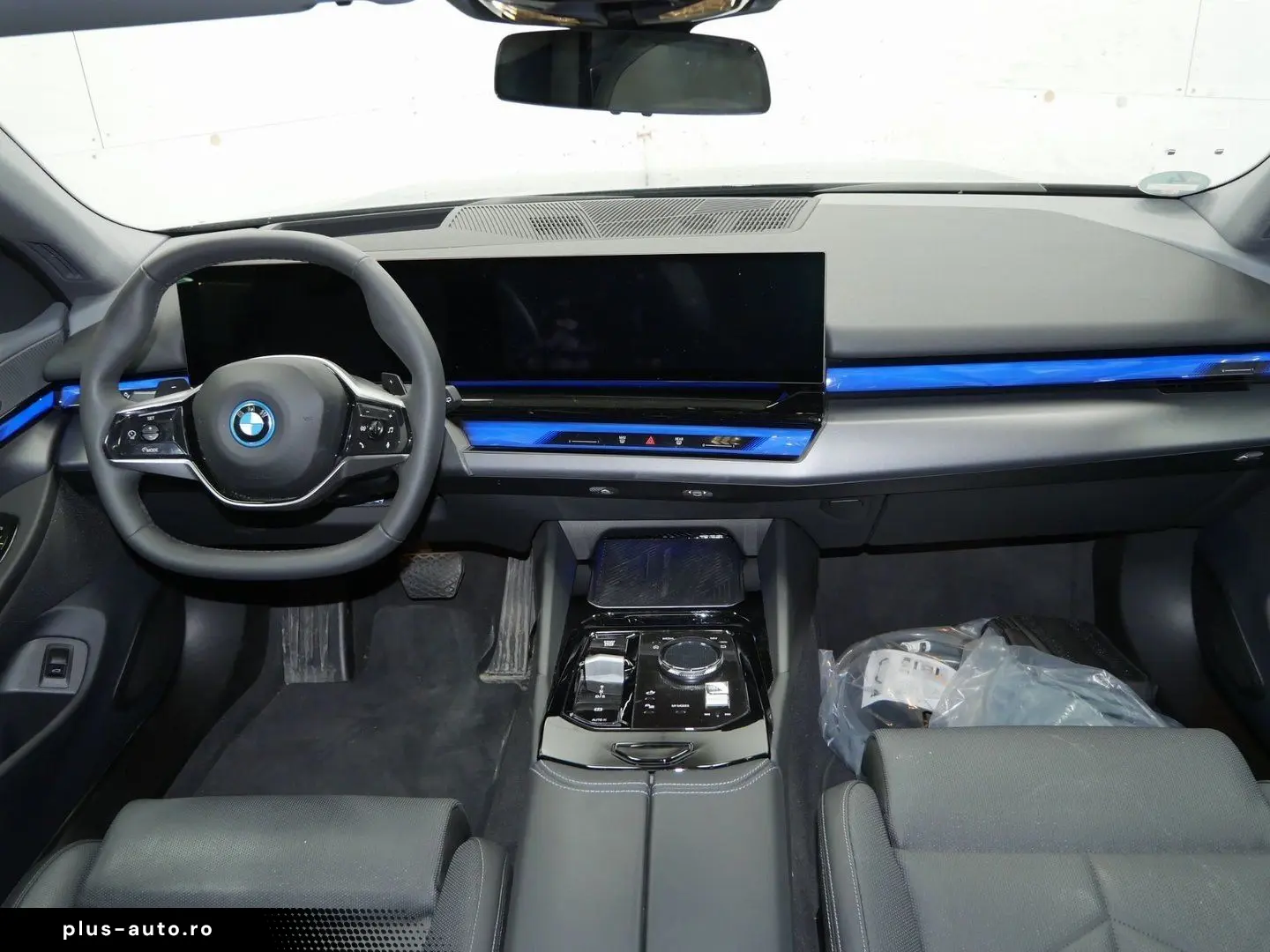 BMW 550e xDrive Touring ICONIC GLOW 19 ALU PANORAMA