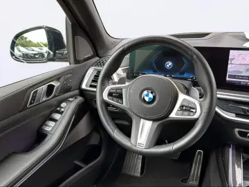 BMW X7 xDrive40d M Sport Pro 22  SKY Pano HK ACC 360