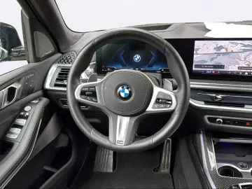 BMW X7 xDrive40d M Sport Pro 22  SKY Pano HK ACC 360