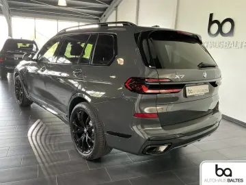 BMW X7 xDrive 40d M Sport Pro 6Sitz 22  Soft Ico AHK
