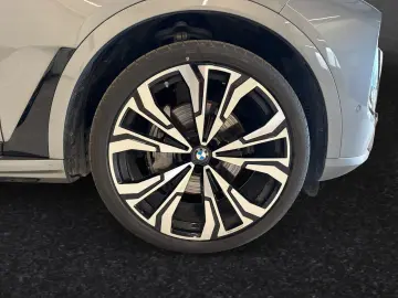 BMW X7 xDrive40d Inkl. € 1.190 Zubehörbonus  M Sport
