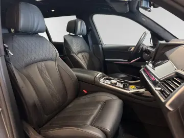 BMW X7 xDrive40d Inkl. € 1.190 Zubehörbonus  M Sport