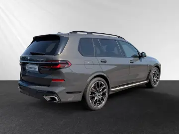 BMW X7 xDrive40d Inkl. € 1.190 Zubehörbonus  M Sport