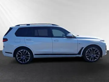 BMW X7 xDrive40d Inkl. € 1.190 Zubehörbonus  M Sport