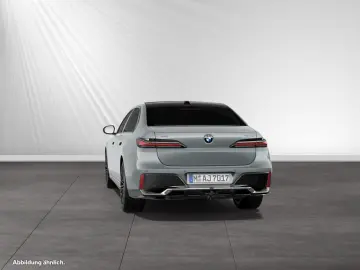 BMW 740d xDrive Inkl. € 1.190 Zubehörbonus M Sport A