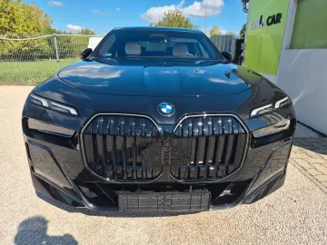 BMW 740 d xDrive M Sport Sky B&W Massage